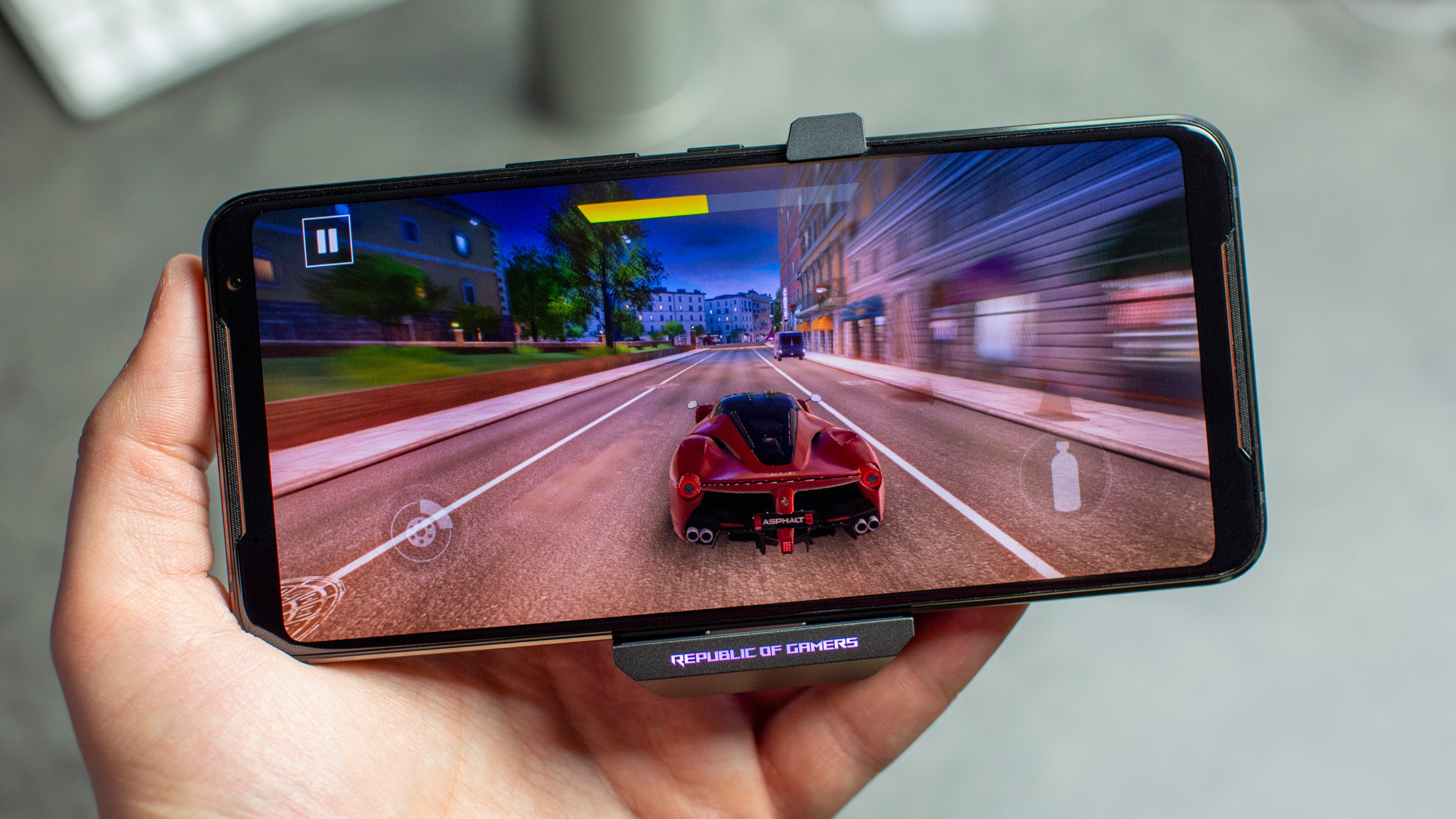 Asphalt 9 on Samsung Galaxy, Gaming