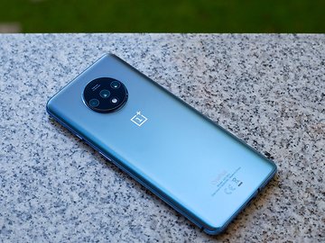 OnePlus 7T tem tela de 90 Hz, 8 GB de RAM e processador Snapdragon 855+