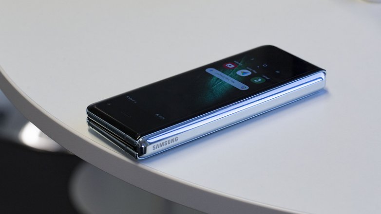 AndroidPIT Samsung Galaxy Fold Desk