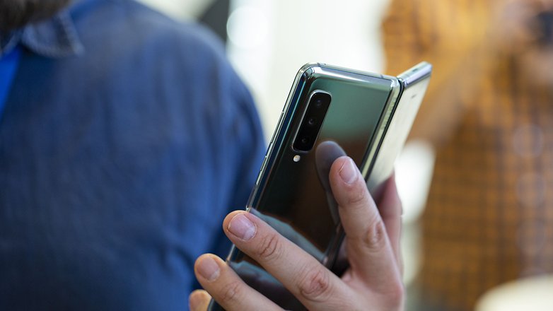 AndroidPIT Samsung Galaxy Fold Unfolded Back
