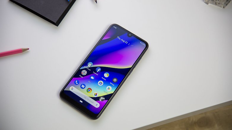 AndroidPIT Wiko View 3 Front 2
