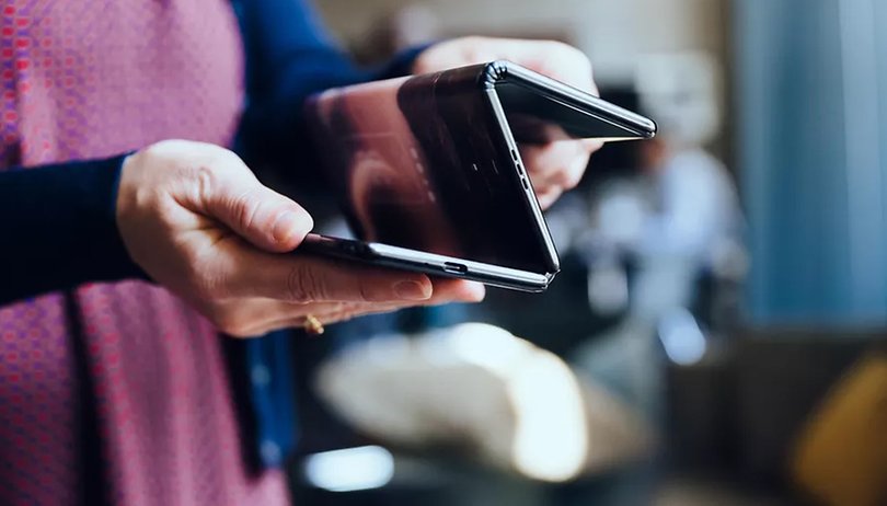 Doppelt knickt besser: TCL faltet ein 10-Zoll-Smartphone