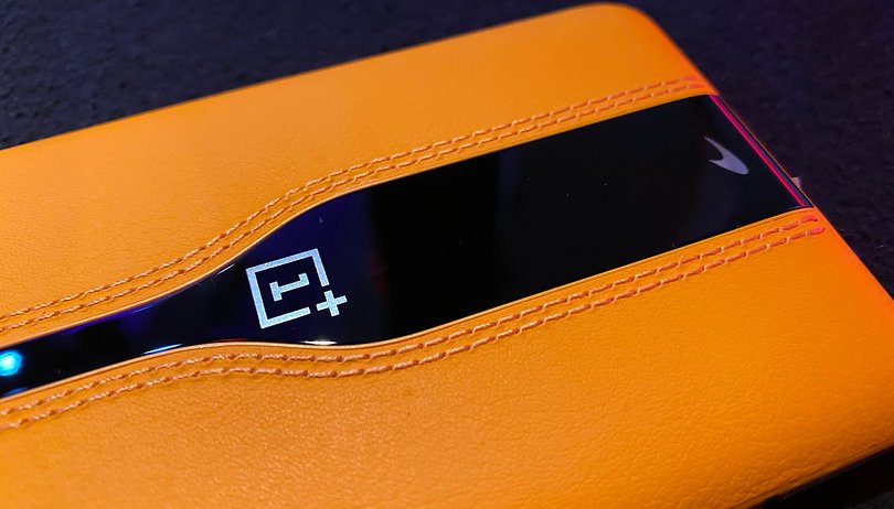 Smartphone avec caméra invisible : proche de la magie