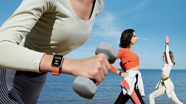 WATCH FIT Stia lifestyle shot yoga with orange RGB