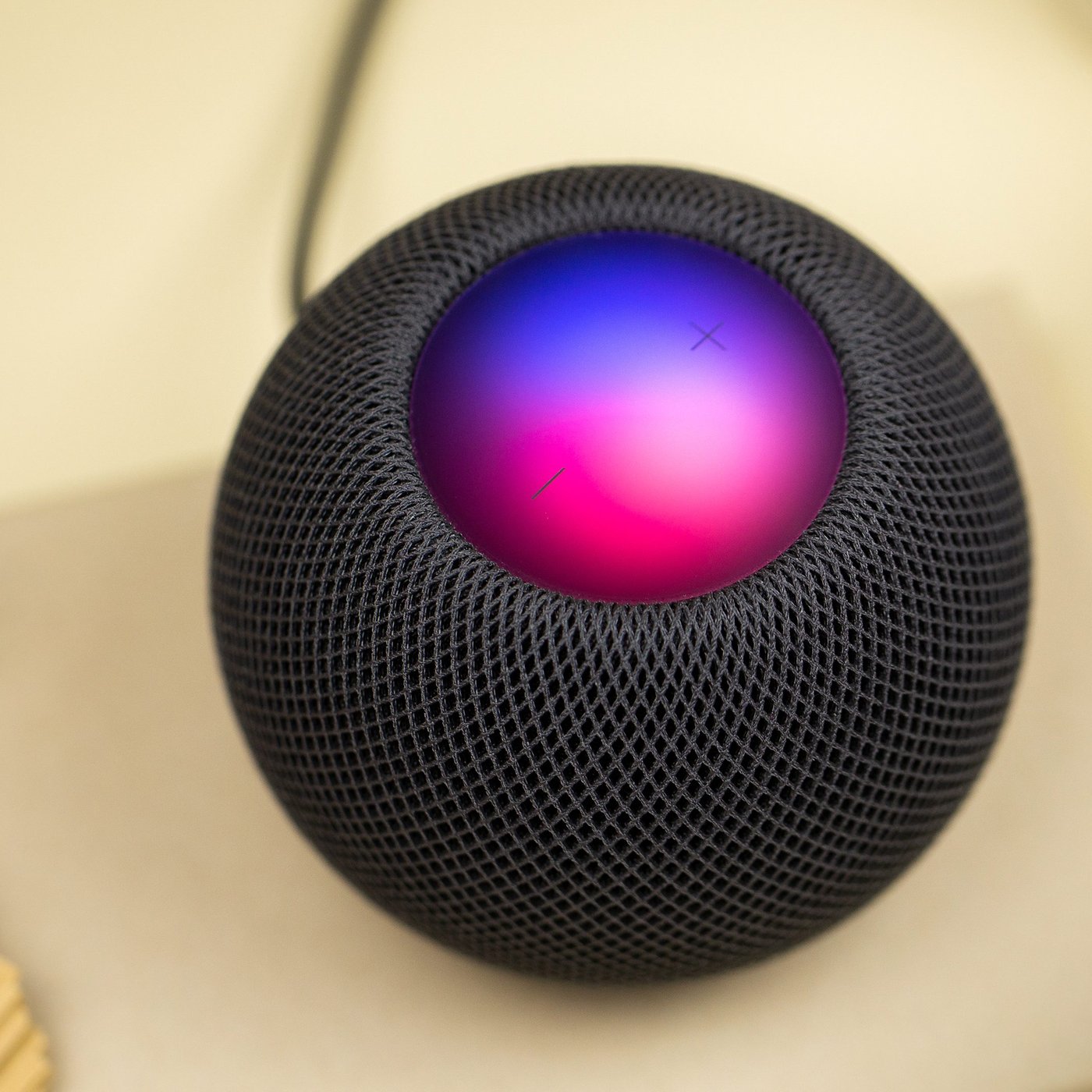 Apple HomePod mini im Test: Klein und teuer, aber genial smart! | nextpit | Lautsprecher