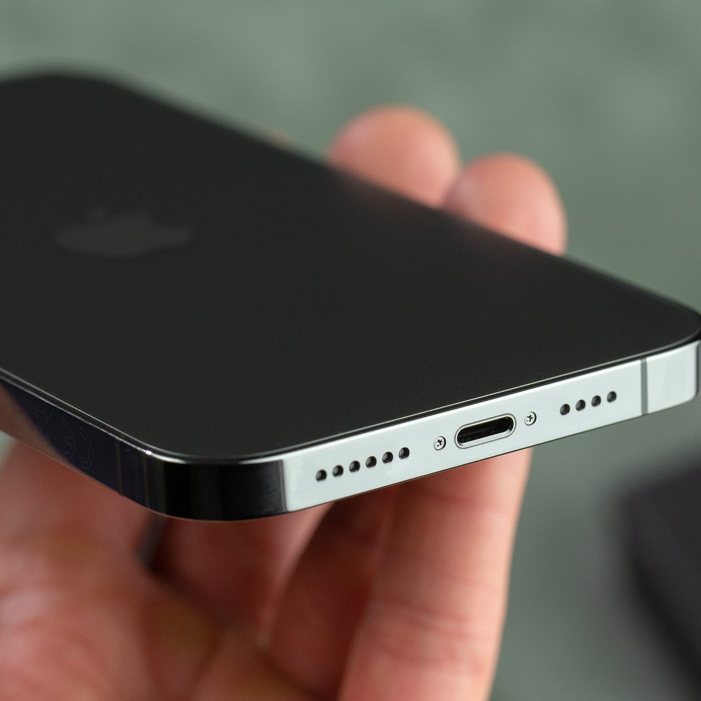 iPhone 14: Un nouveau chargeur à double port enfin plus rapide