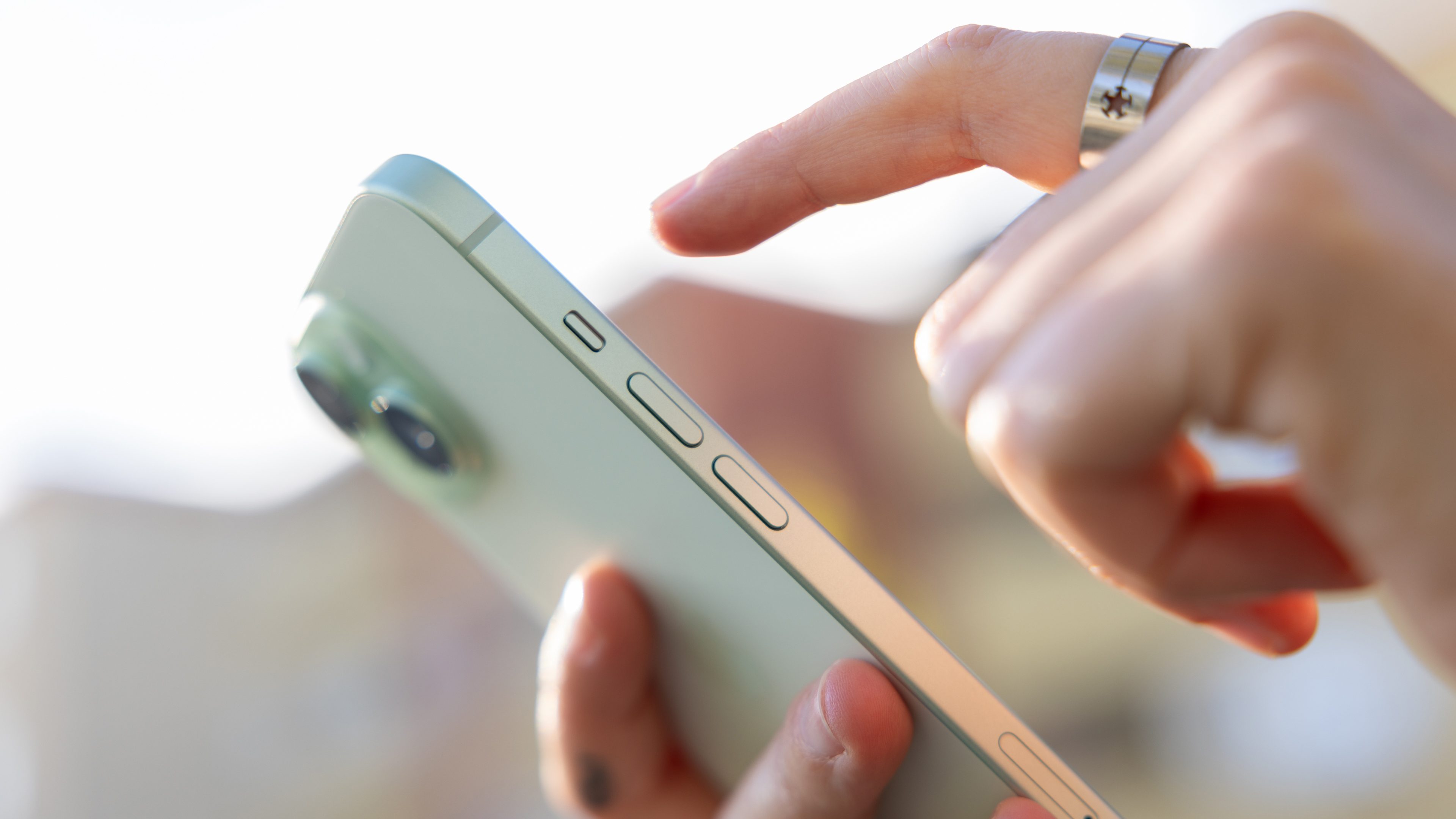 iPhone 15 Pro: Dünne Ränder, Rahmen aus Titan – und teurer - Macwelt