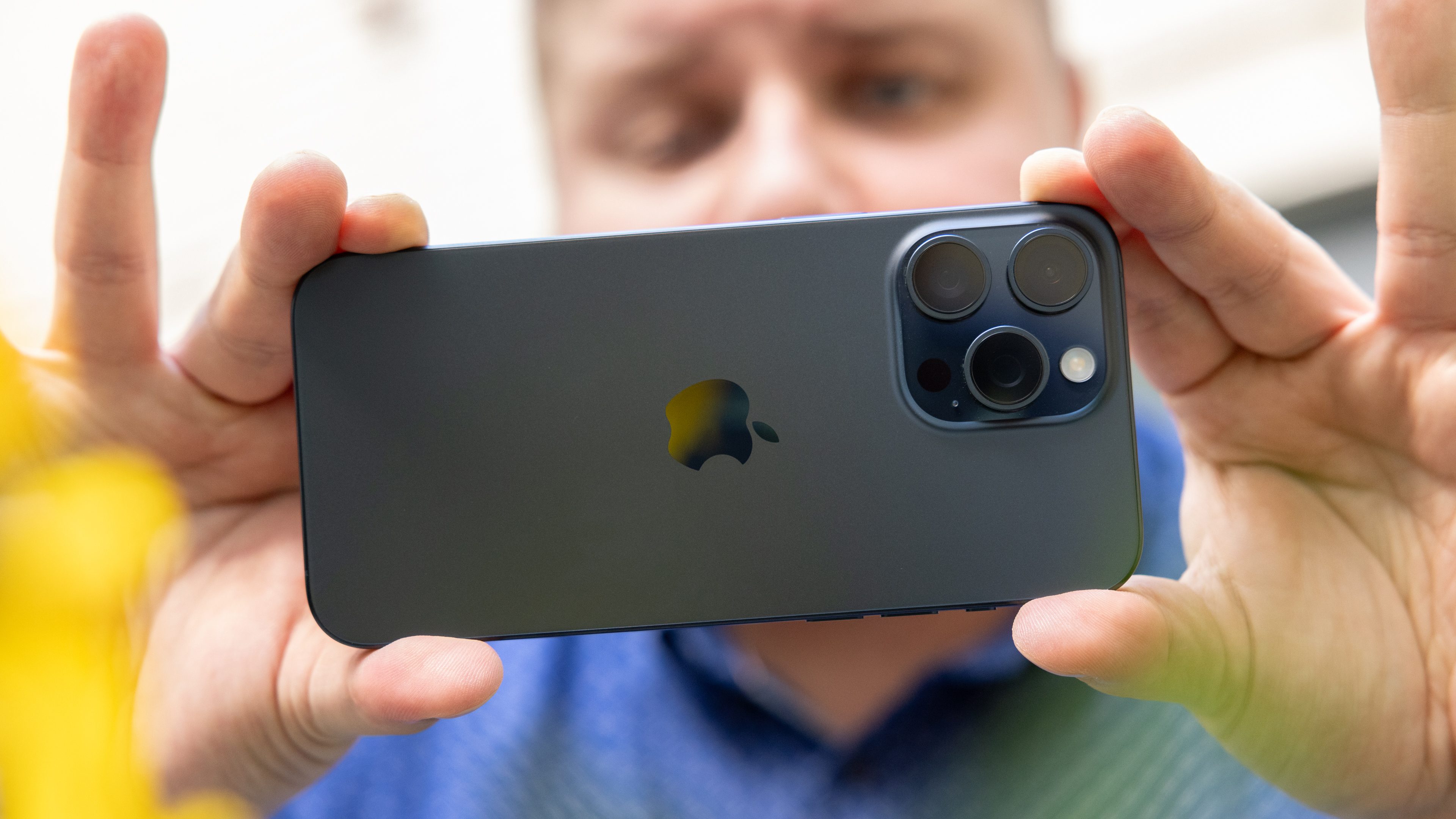 iPhone 16 Pro’s Capture Button Alignment Revealed in a Live Photo