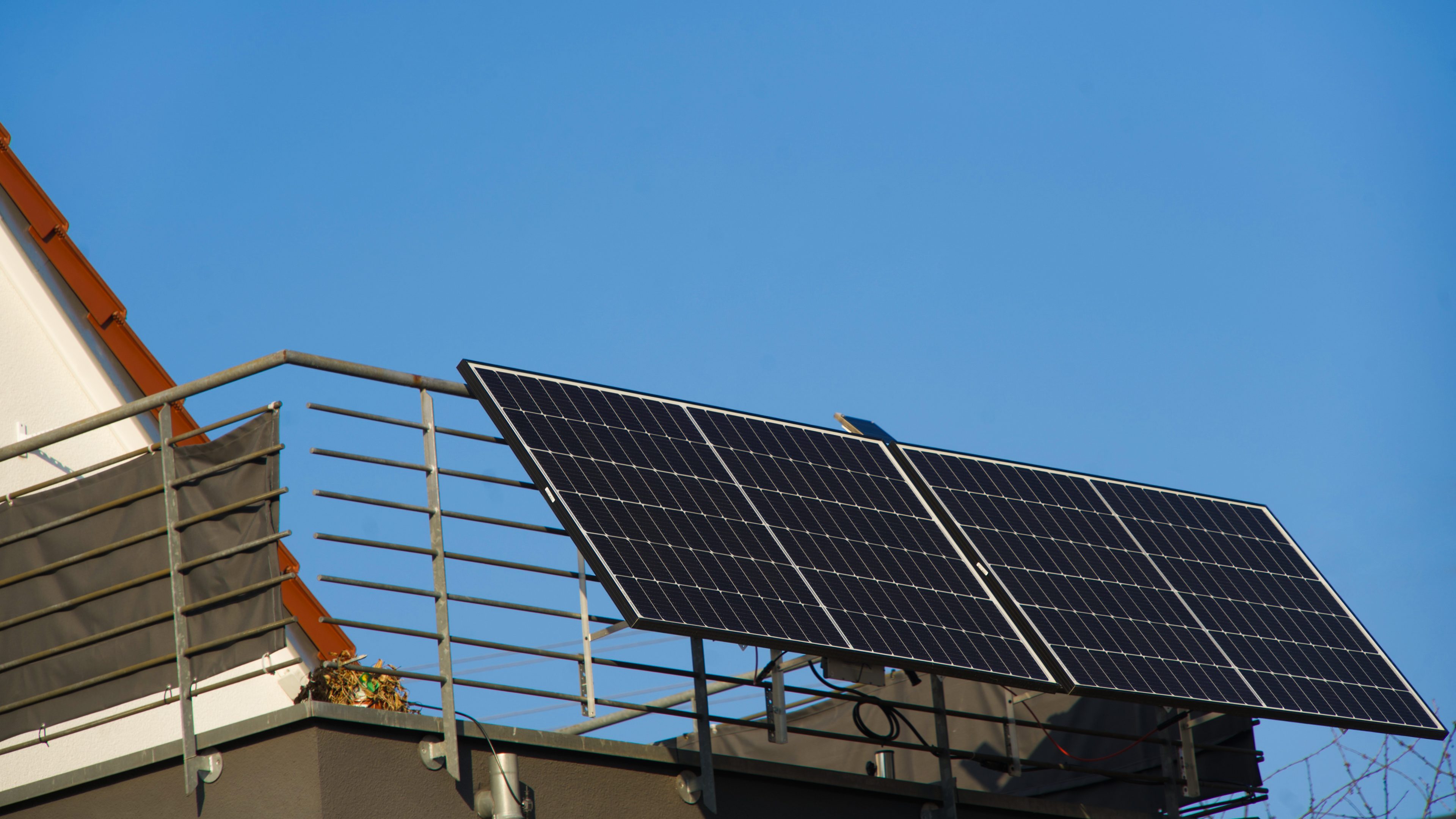 Voici le premier panneau solaire de balcon avec batterie à