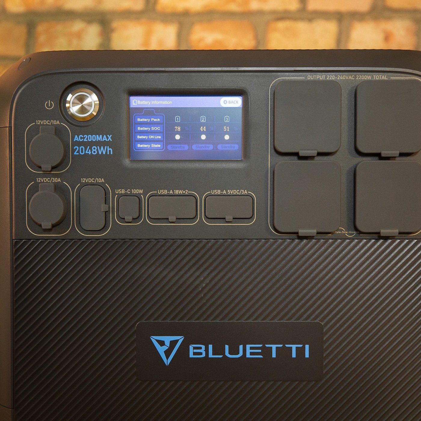 Une réduction de 399 € sur le générateur solaire portable Bluetti PS54 (700  W) et son panneau solaire PV200 - NeozOne