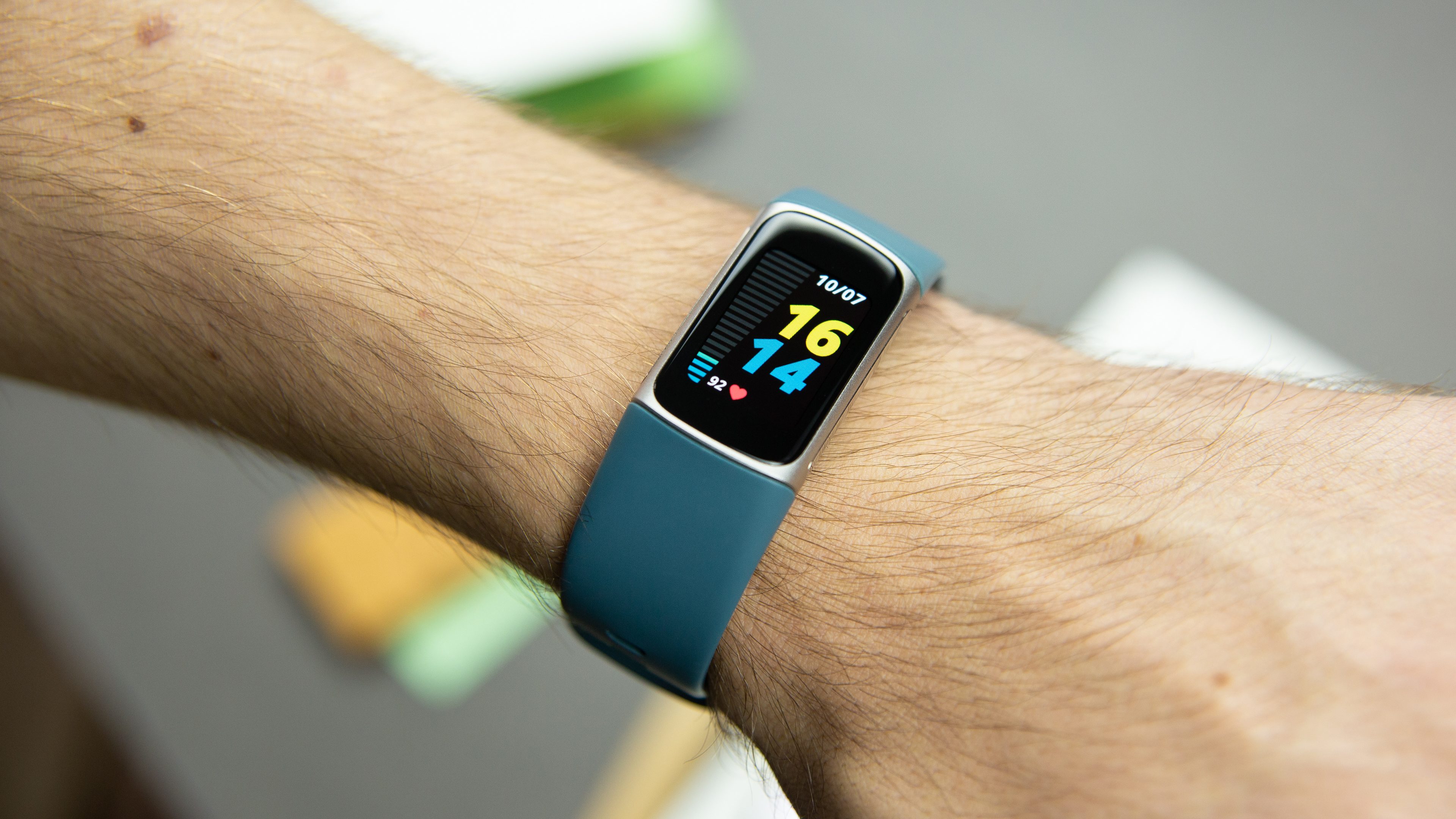 Fitbit adds a new feature to smarten up Charge 5 and Luxe trackers