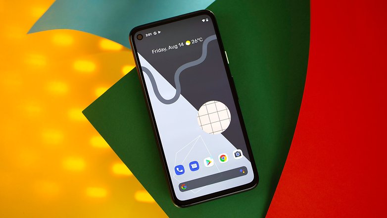 NextPit Google Pixel 4a al frente