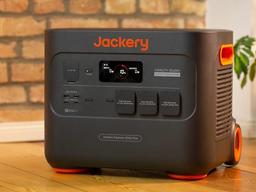 Jackery Explorer 2000 Plus mit SolarSaga 200 zum Bestpreis erh&auml;ltlich!