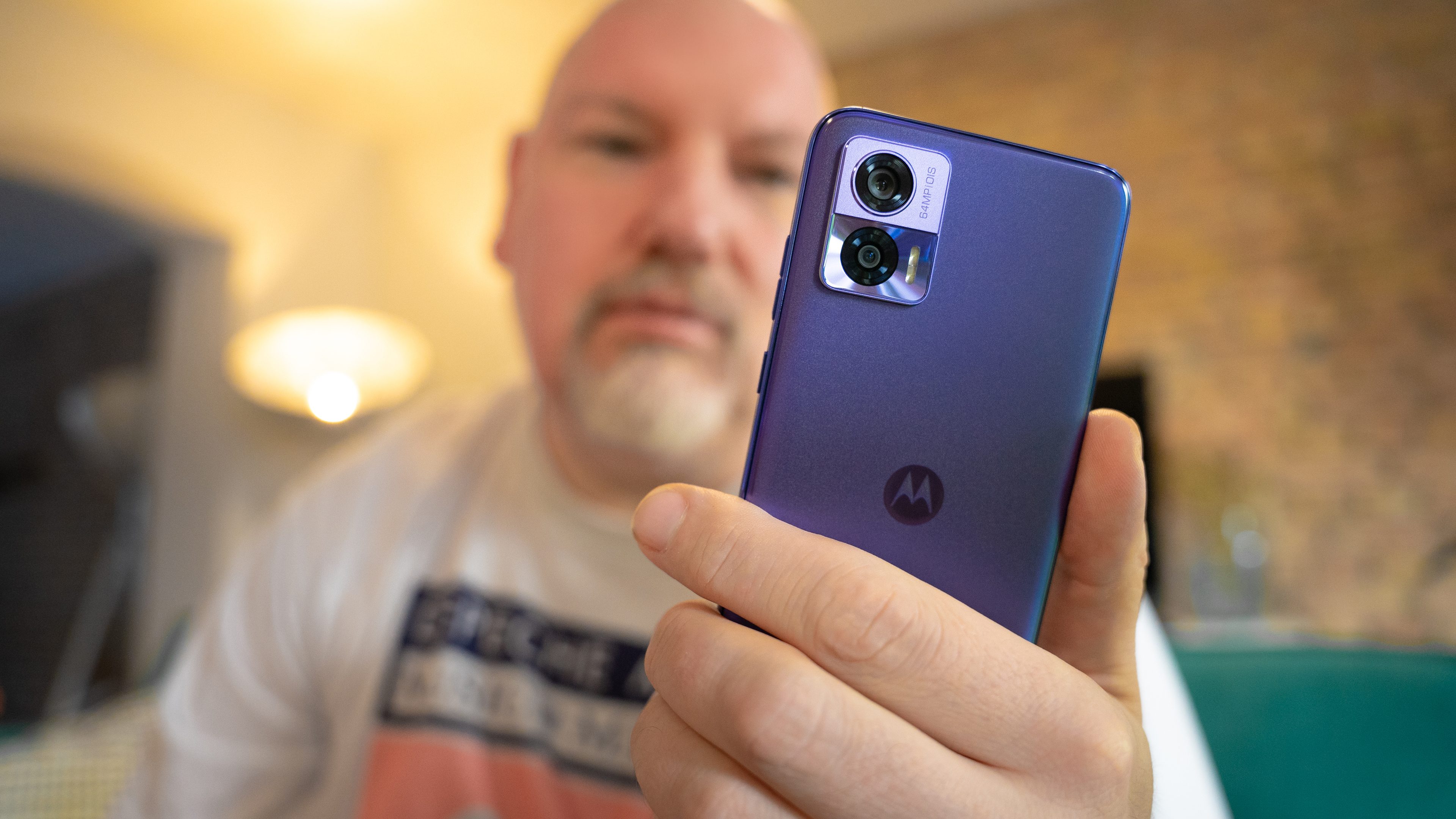 Review: Motorola Edge 30 Pro  No More Being Slower Than The