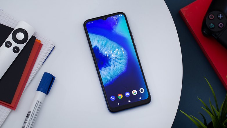 AndroidPIT Motorola G8 PowerLite front
