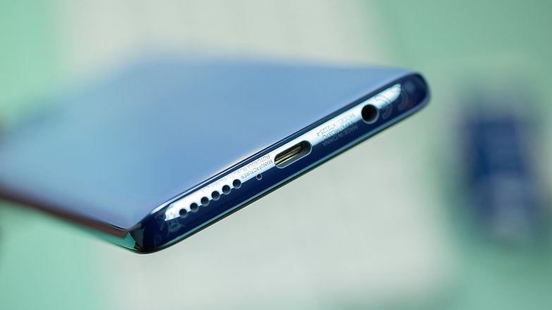 NextPit Motorola Moto G100 USB