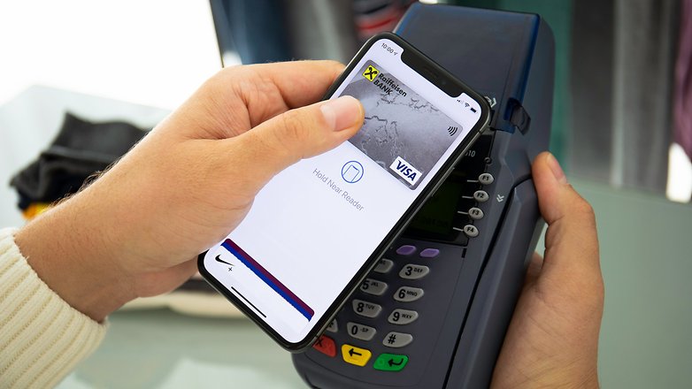 NextPit pay phone apple