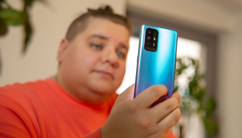 This is what we call an imbalanced mid-range smartphone