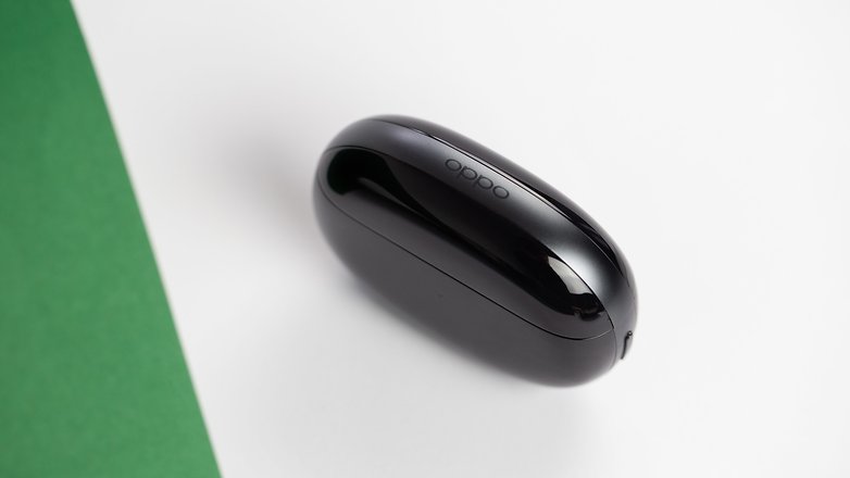 NextPit Oppo Enco X case closed