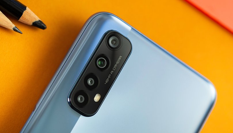 Realme adia lançamentos no Brasil para janeiro