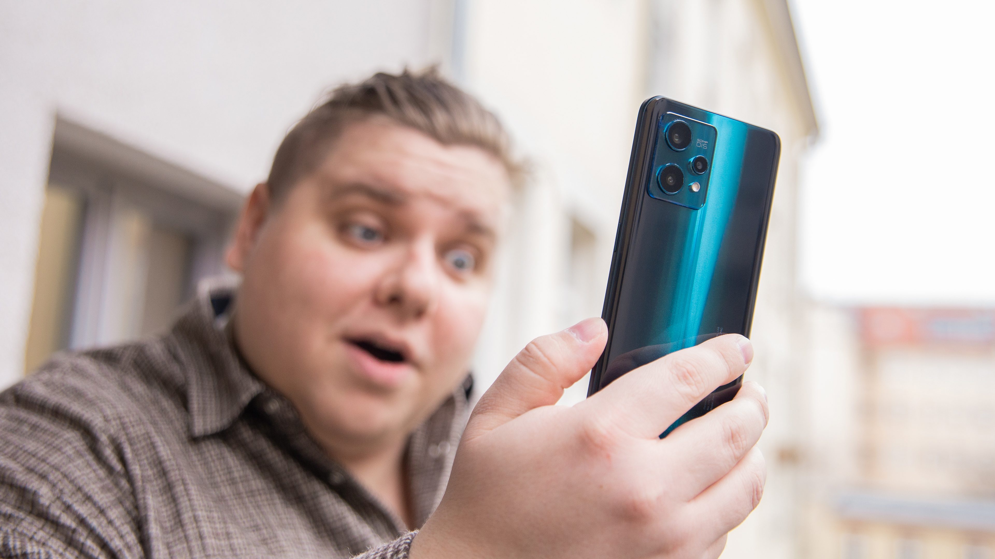 Realme 11 Pro Plus Hands On: Fancy Back 