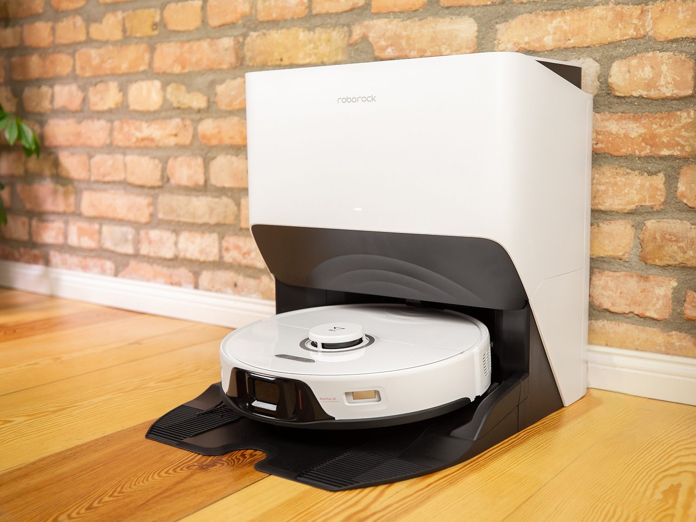 The high-tech Roborock S8 Pro Ultra is an elegant way to clean your floors,  $300 off - 9to5Mac
