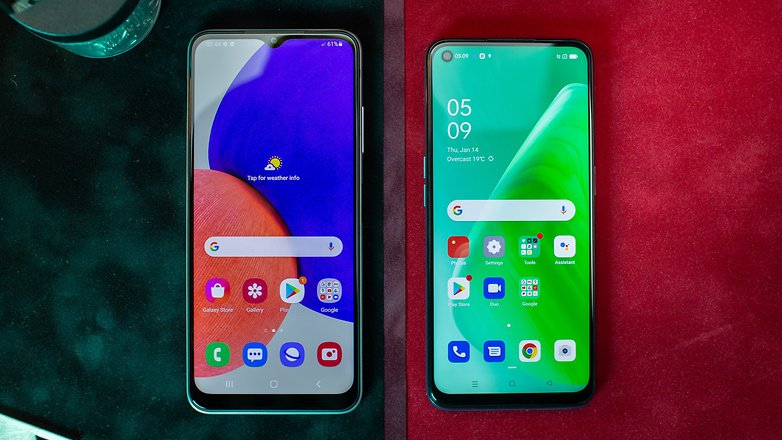 NextPit Samsung Galaxy A22 vs A54 5G display