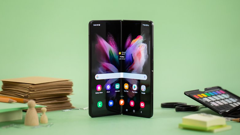 NextPit Samsung Galaxy Z Fold 3 opened