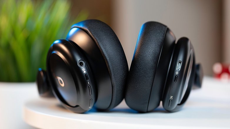 NextPit Soundcore Life Q30 buttons