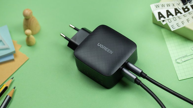 NextPit UGreen black