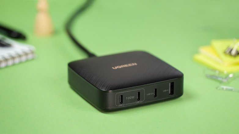 NextPit Ugreen 100W USB C Desktop Charger c