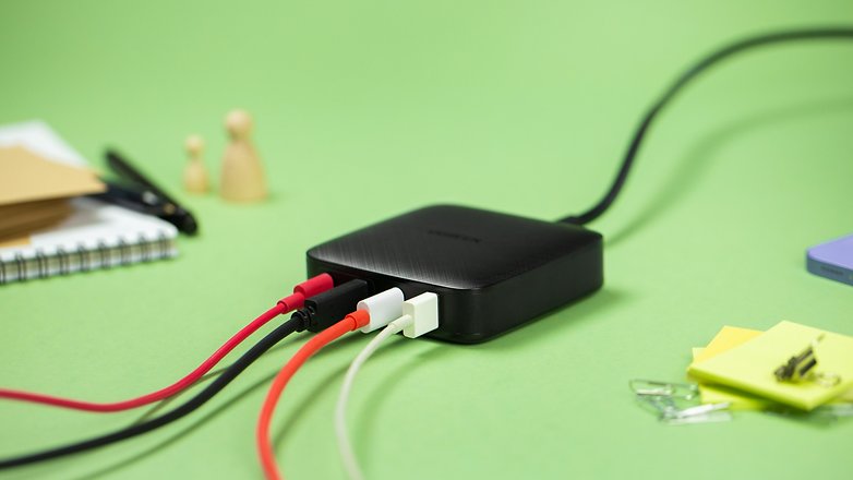 NextPit Ugreen 100W USB C Desktop Charger d