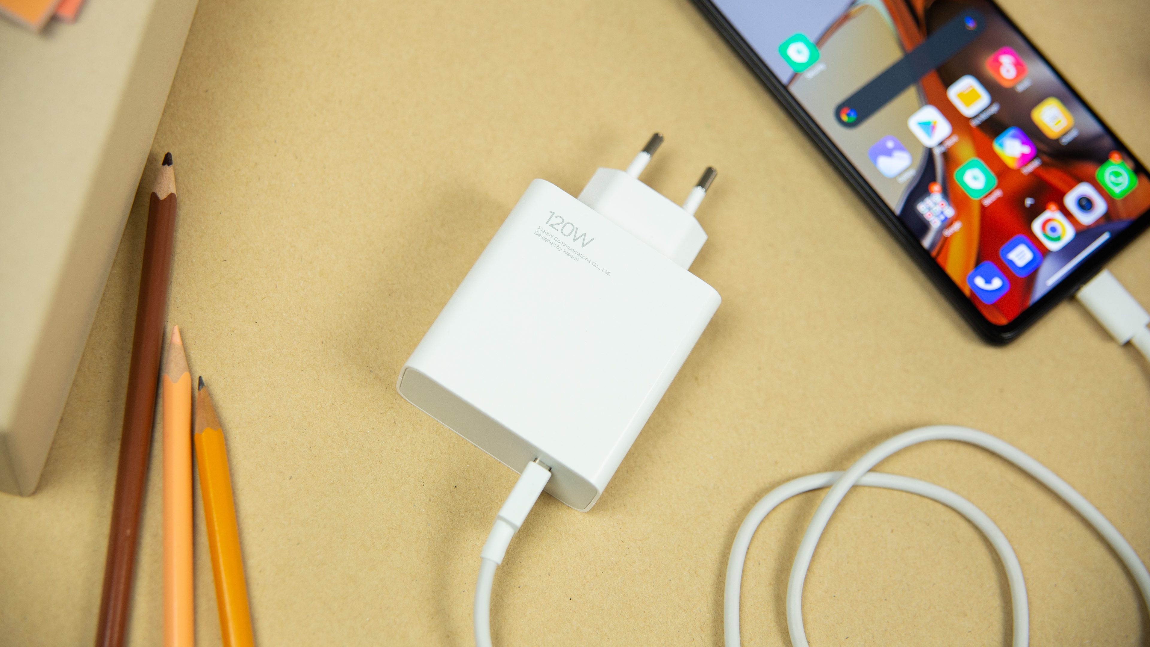 UGREEN Nexode 100W USB C Chargeur Rapide 4 Ports avec GaN Tech Compatible  avec iPhone 15