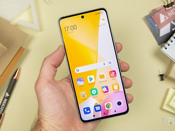 Cette version du Xiaomi 12 est 100&euro; moins ch&egrave;re pour le Cyber Monday 2022