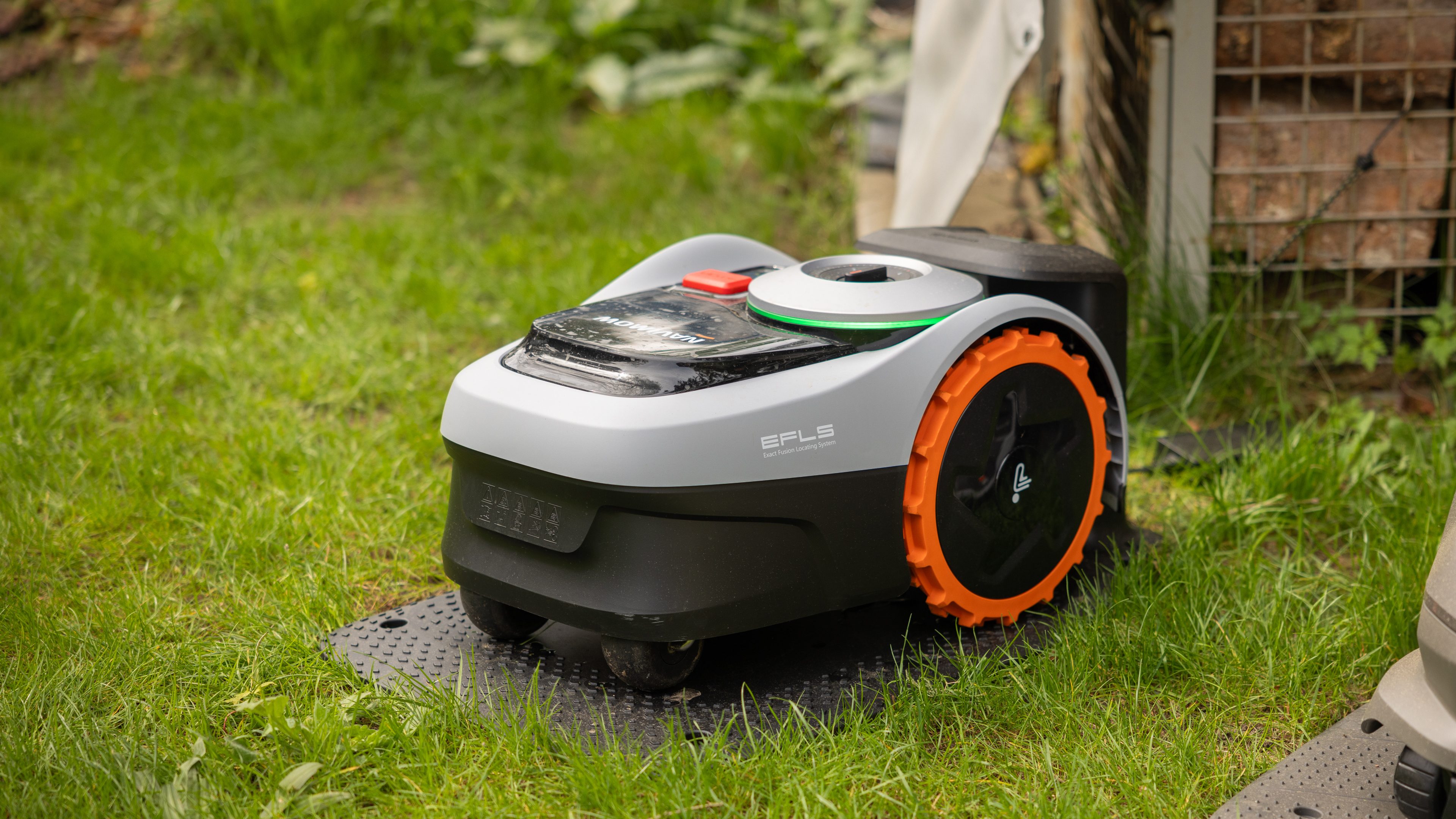 Segway Navimow i105 im Test kleiner Mähroboter für unter 1.000 Euro