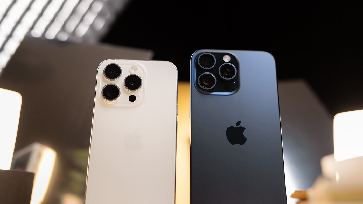 iPhone 15 vs. 35mm Camera