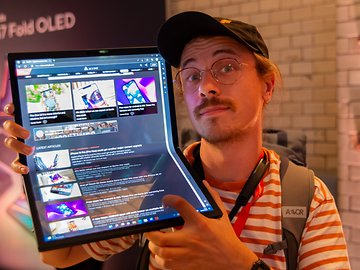 Prise en main de l'Asus Zenbook 17 Fold OLED: Que vaut ce PC pliable &agrave; 3999&euro;?