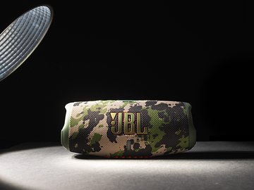 Test de la JBL Charge 5: Une enceinte Bluetooth pour s'exploser les tympans sans se ruiner
