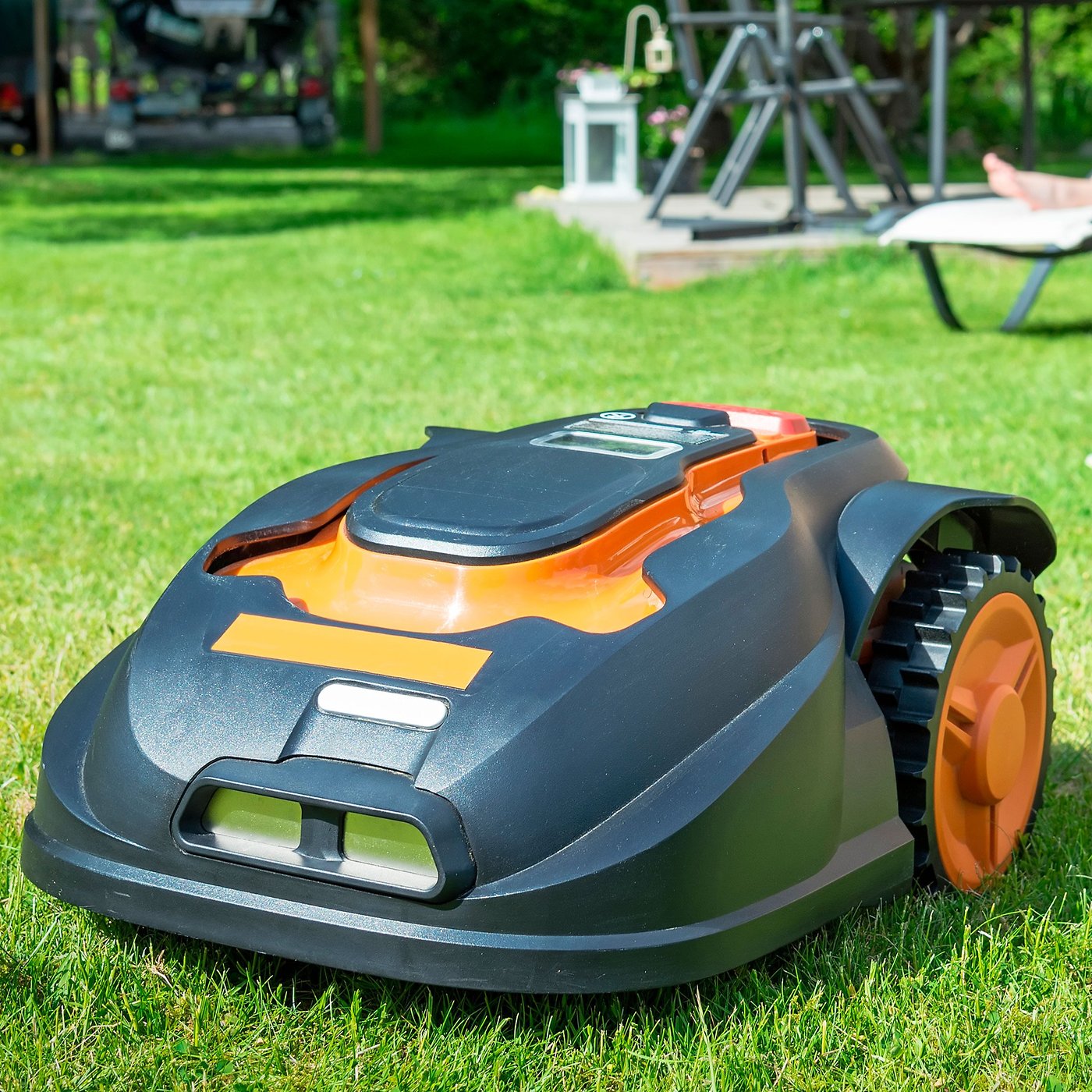 to buy the best robotic lawnmower NextPit