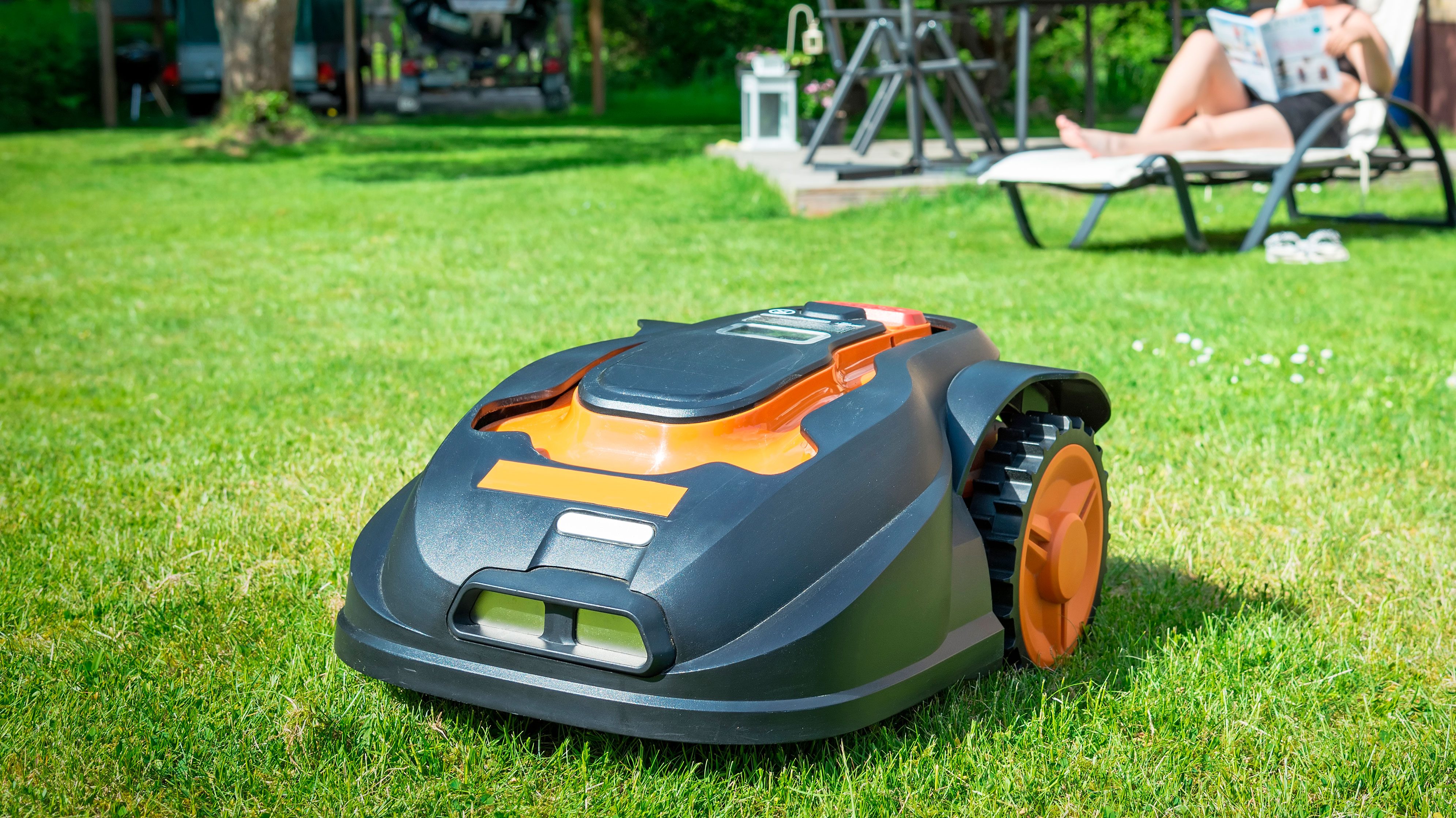 kaustisk død roterende Smart Robotic Lawn Mowers Market 2023 SWOT Analysis and Key Business  Strategies by Leading Players –Husqvarna Group, AL-KO, Worx, STIGA