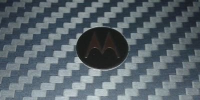 Motorola RAZR kevlar coating close-up